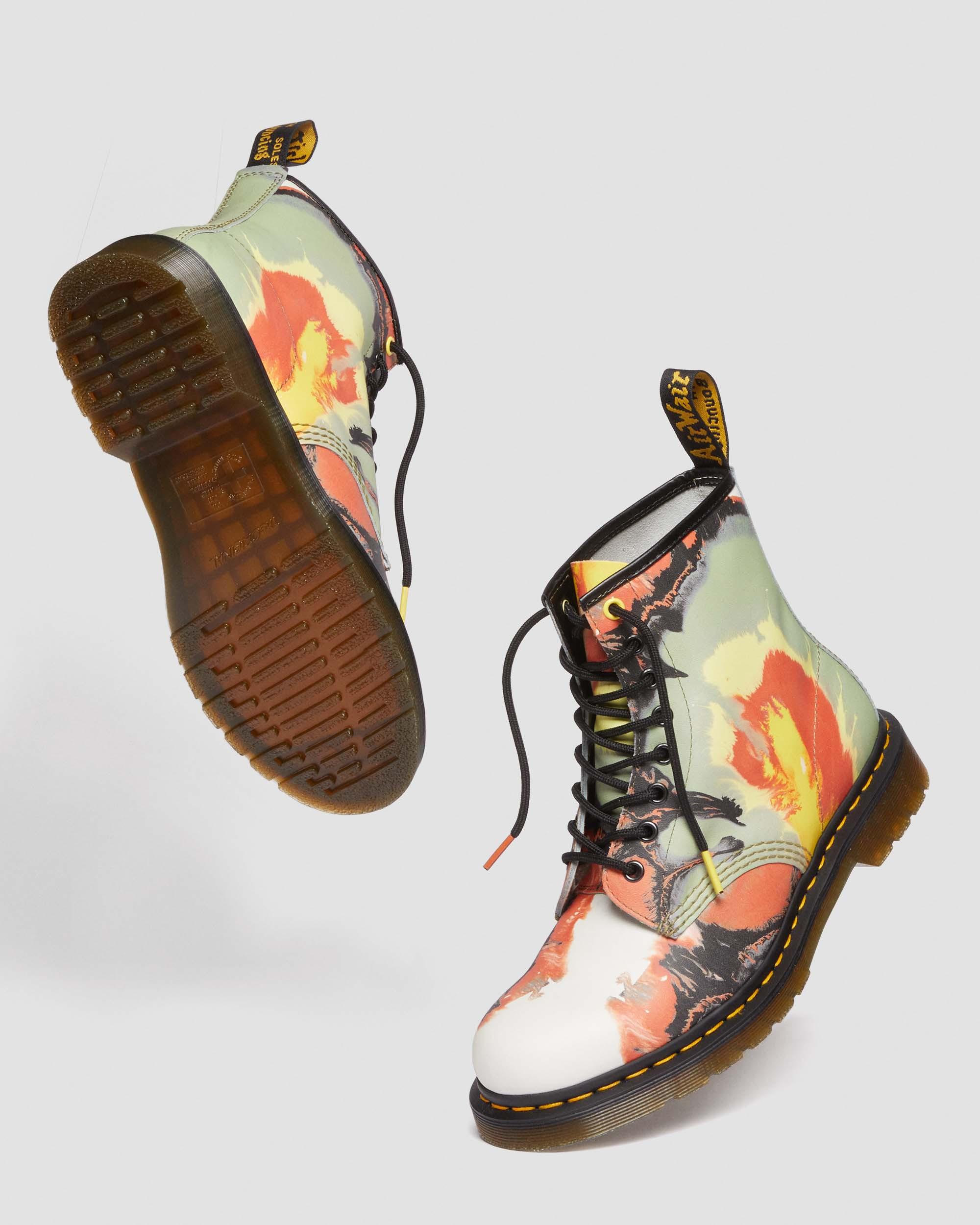 1460 Tate Flare Volcanic 皮靴